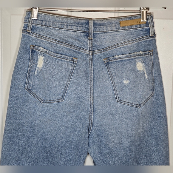 Cello Distressed Denim Button Fly Jeans Size 11 High Rise - Picture 9 of 9